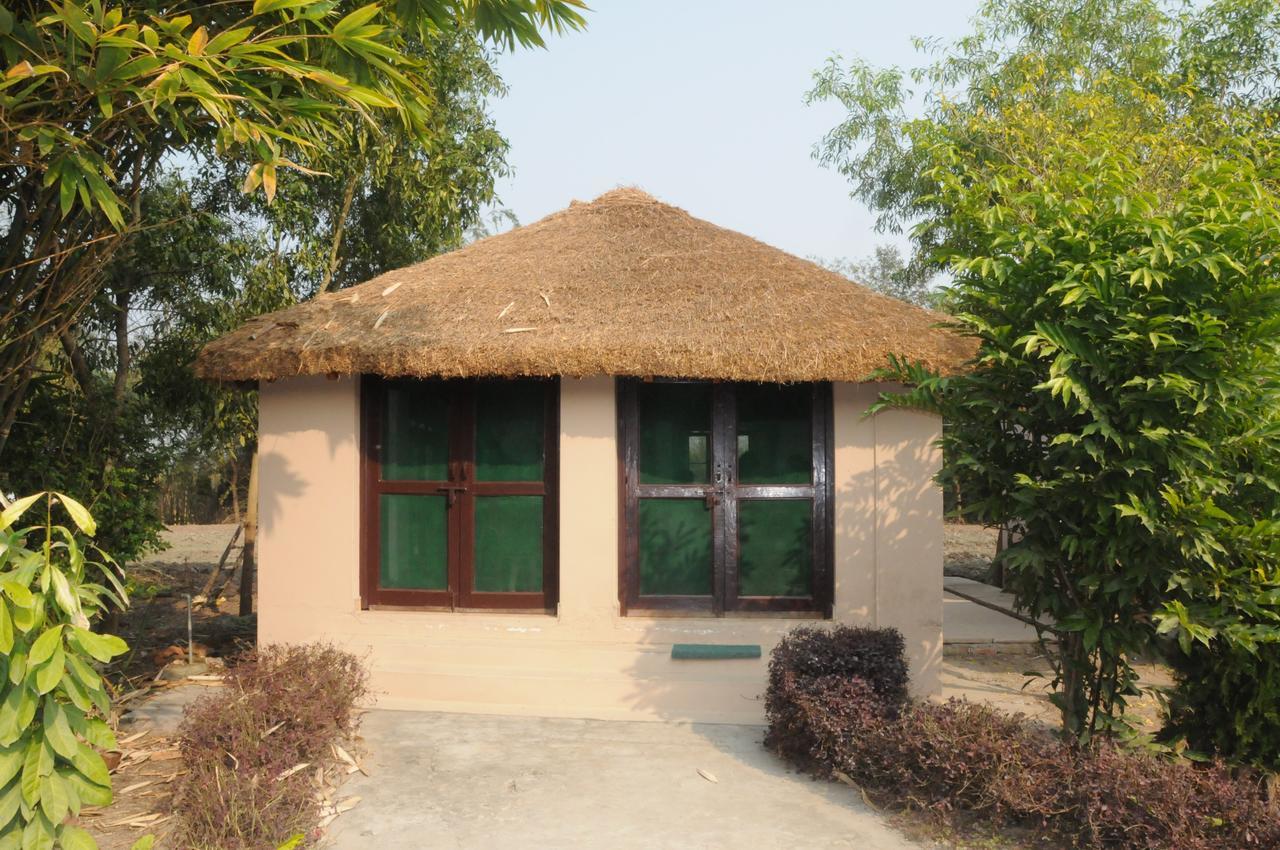 V Resorts Dudhwa Wilderness Camp Lakhimpur Ngoại thất bức ảnh